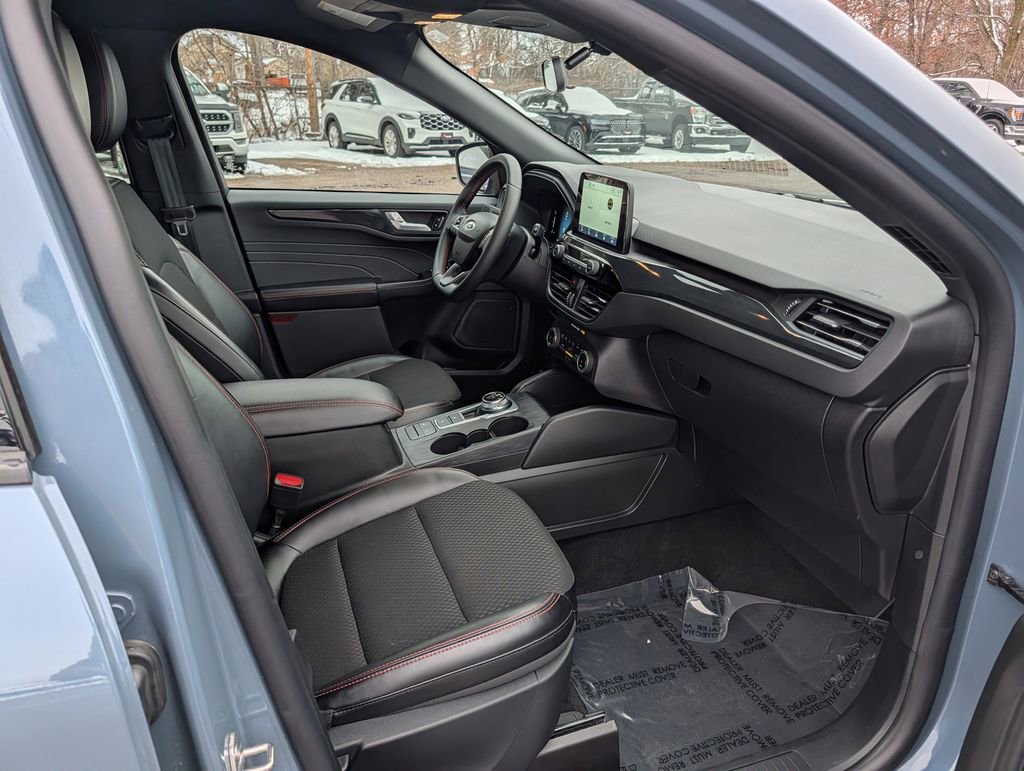 Certified 2025 Ford Escape ST-Line image 8