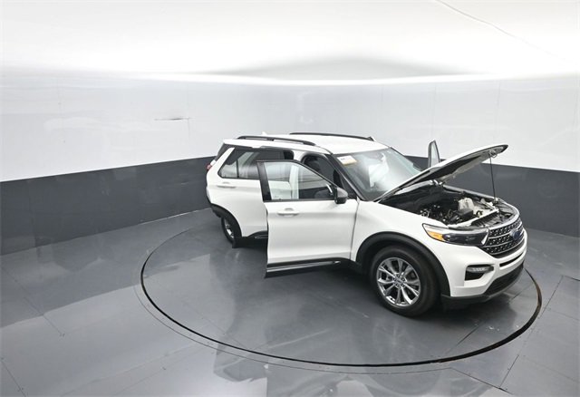 Certified 2021 Ford Explorer XLT w/ Equipment Group 202A image 34