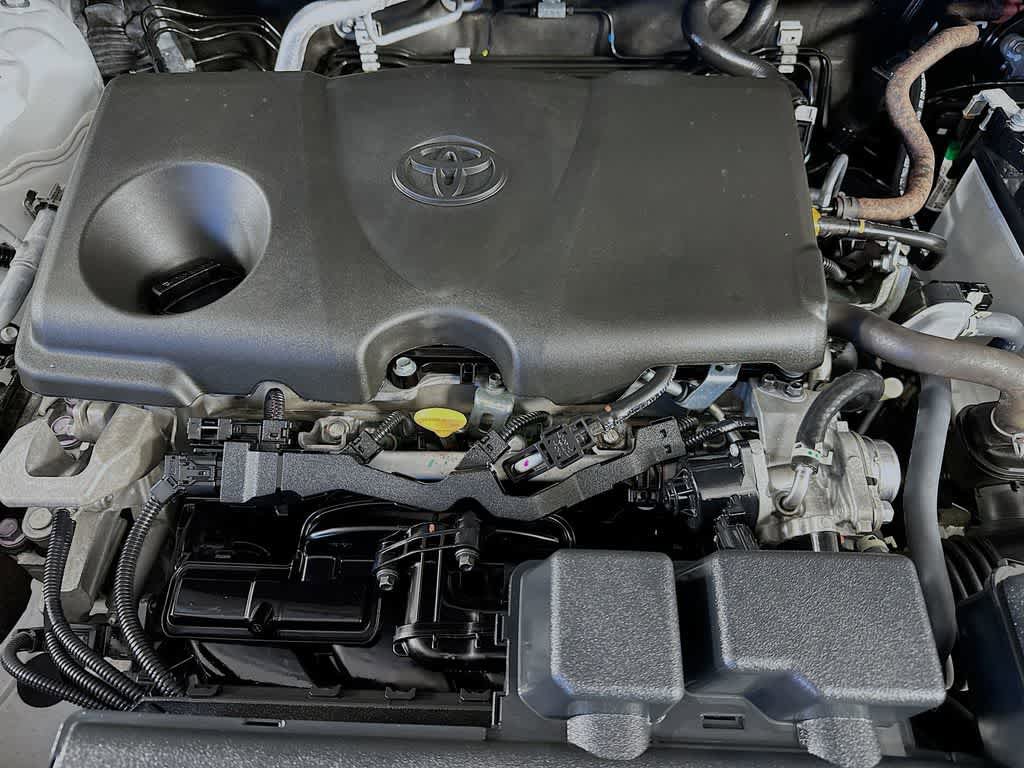 Used 2025 Toyota RAV4 XLE AWD/4WD image 9
