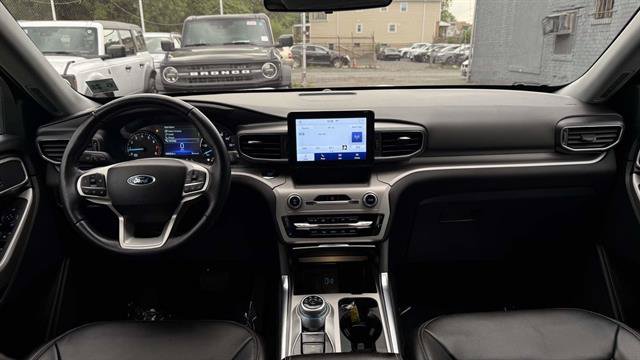 Certified 2023 Ford Explorer XLT w/ Equipment Group 202A AWD/4WD image 29