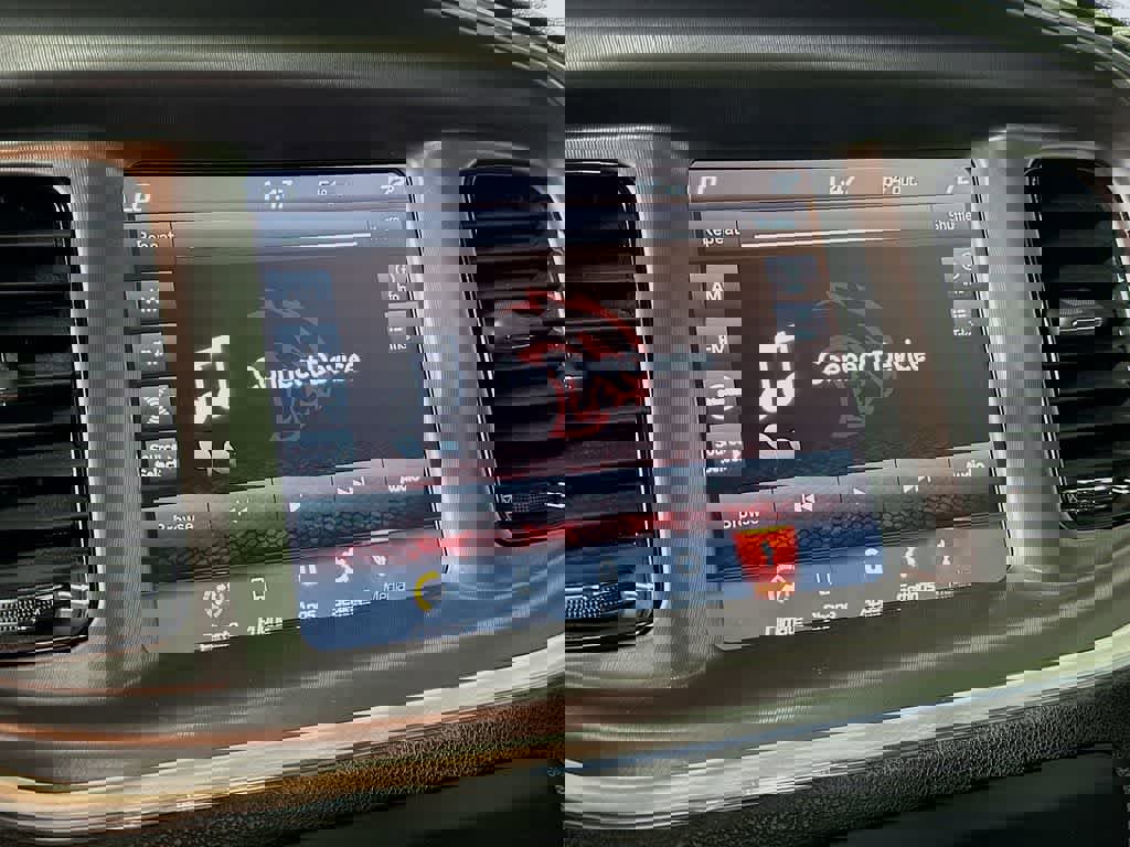 Used 2022 Dodge Charger R/T w/ Blacktop Package image 21