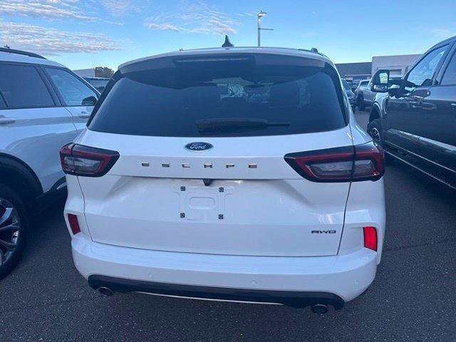 Certified 2023 Ford Escape ST-Line w/ Tech Pack #1 AWD/4WD image 17