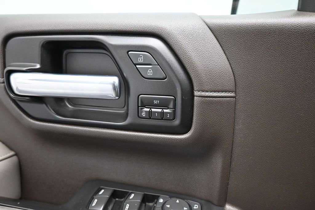 Used 2020 Chevrolet Silverado 1500 LTZ w/ LTZ Plus Package AWD/4WD image 11