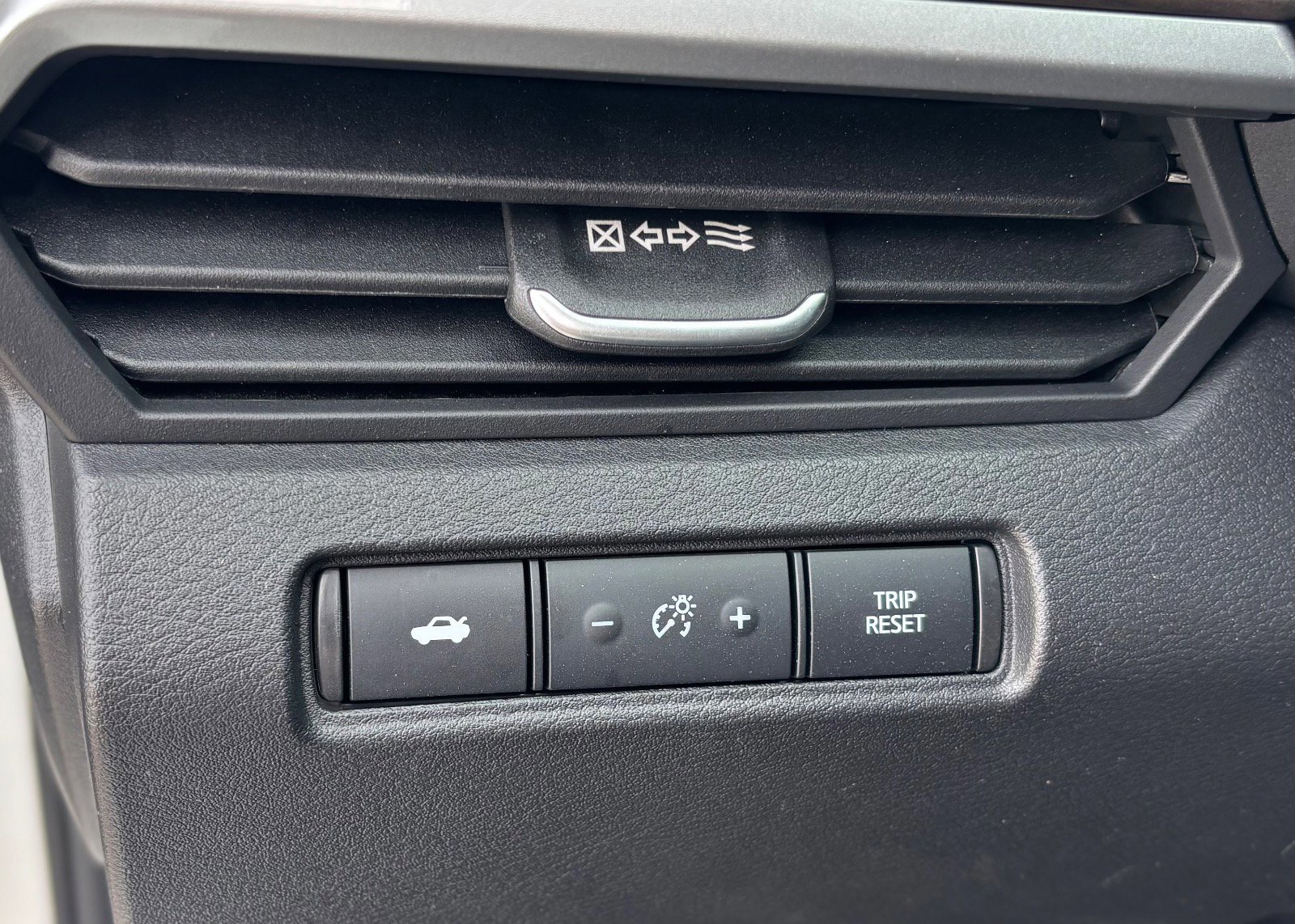 Used 2025 Nissan Altima 2.5 SV image 27