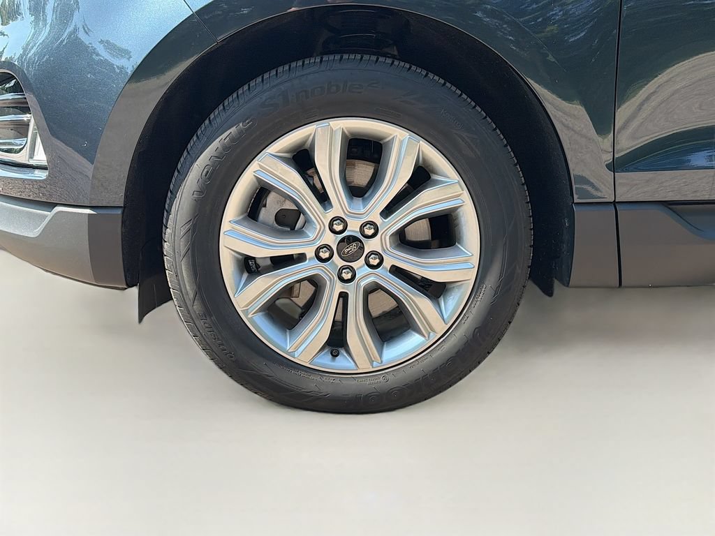 Certified 2024 Ford Edge Titanium AWD/4WD image 32