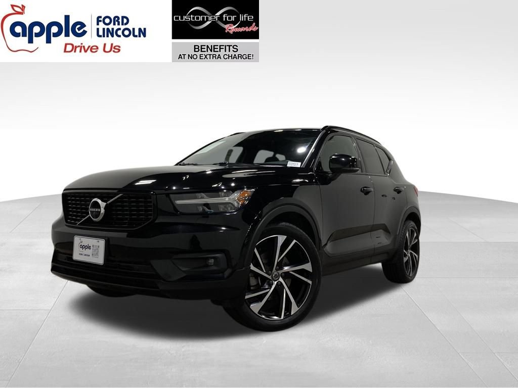 Used 2021 Volvo XC40 T5 R-Design image 1