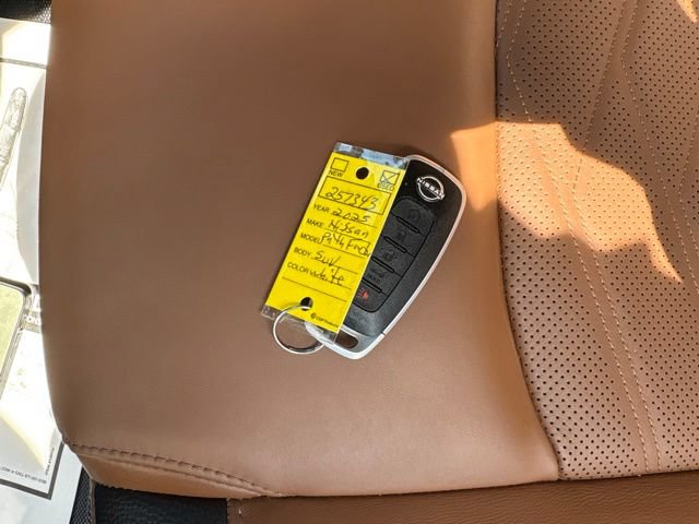Used 2025 Nissan Pathfinder Platinum FWD image 36