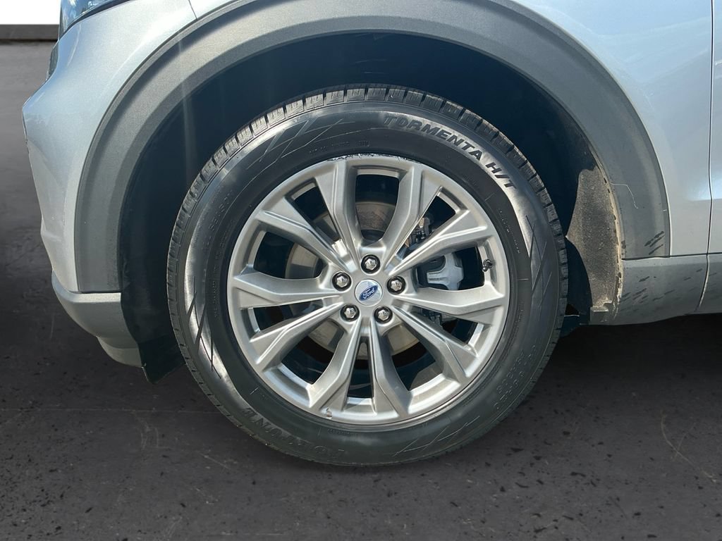 Certified 2022 Ford Explorer XLT w/ Equipment Group 202A RWD image 13