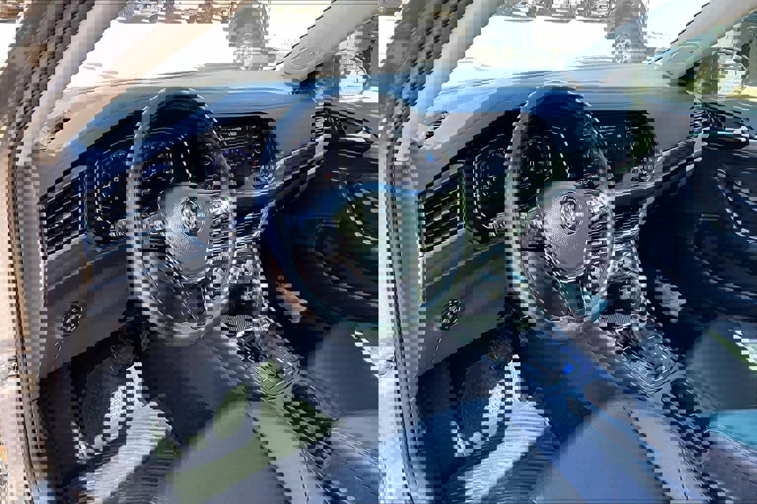 Used 2019 Volkswagen Jetta SEL w/ Cold Weather Package image 18