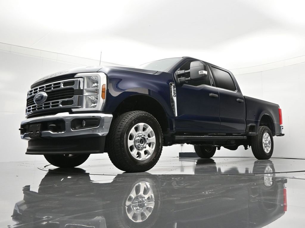 Certified 2024 Ford F250 XLT w/ FX4 Off-Road Package image 3