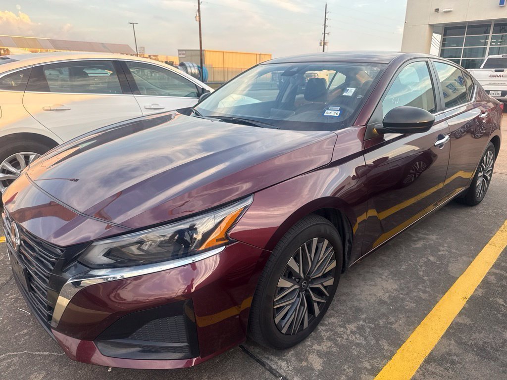 Used 2025 Nissan Altima 2.5 SV