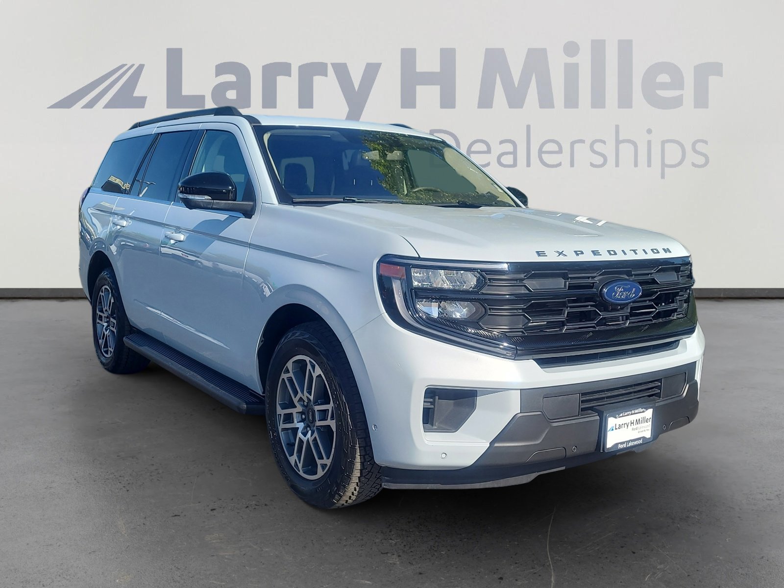Certified 2025 Ford Expedition Active AWD/4WD image 7