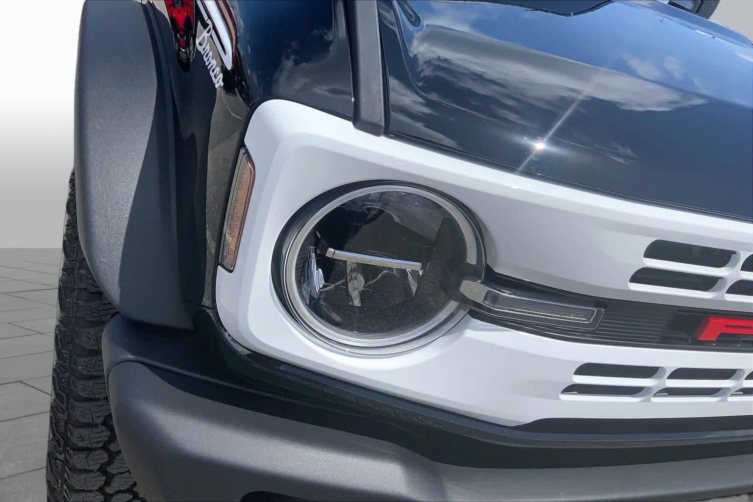 Certified 2026 Ford Bronco Heritage Edition AWD/4WD image 27