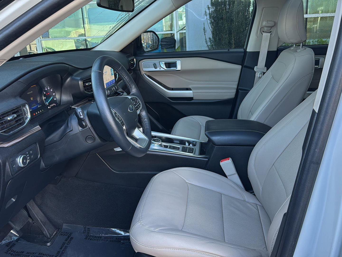 Certified 2022 Ford Explorer Limited w/ Equipment Group 301A image 8