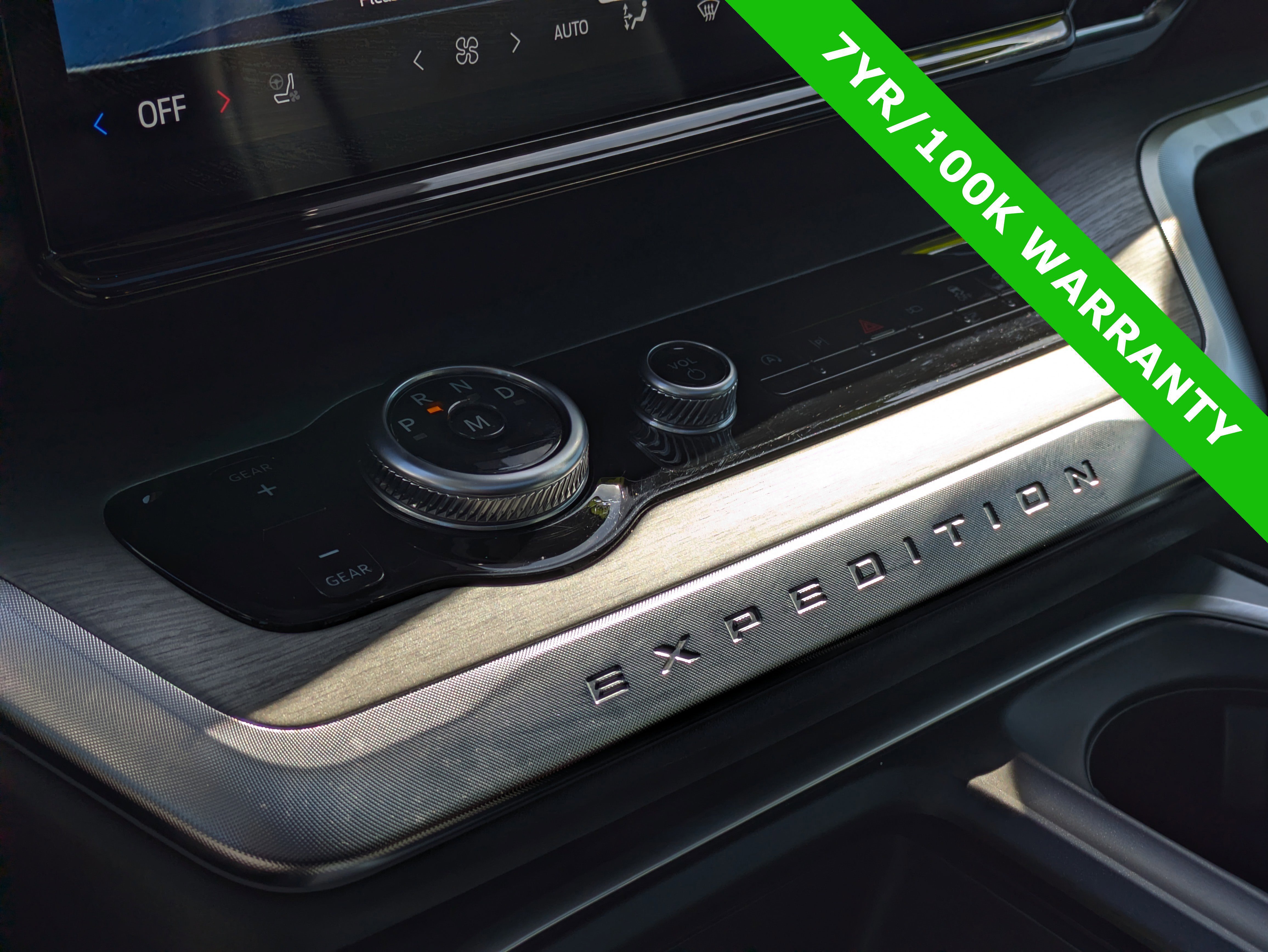 Certified 2025 Ford Expedition Max Platinum image 36