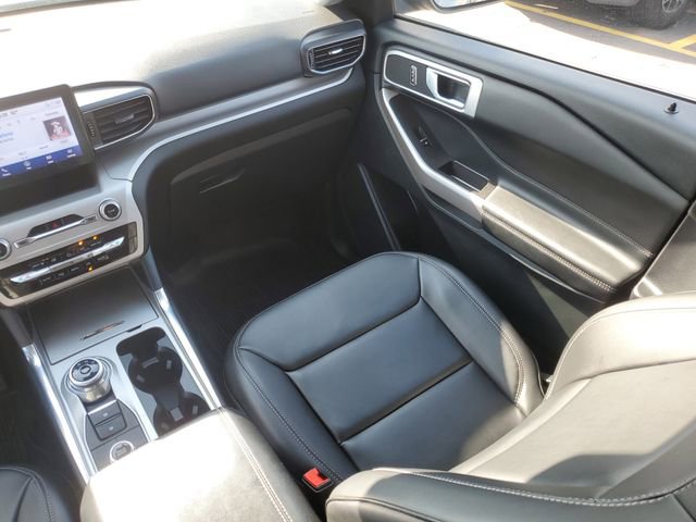 Certified 2023 Ford Explorer XLT w/ Equipment Group 202A AWD/4WD image 30