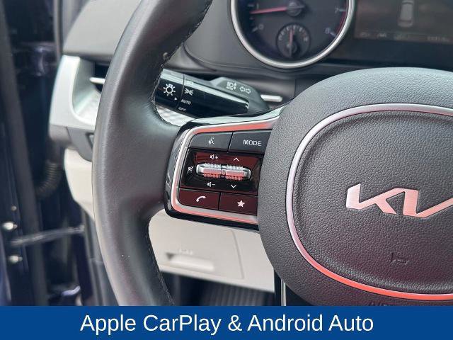 Used 2024 Kia Carnival LX FWD image 16