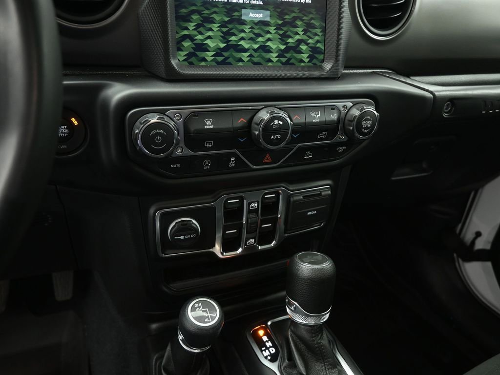Used 2022 Jeep Wrangler Unlimited Sport image 16