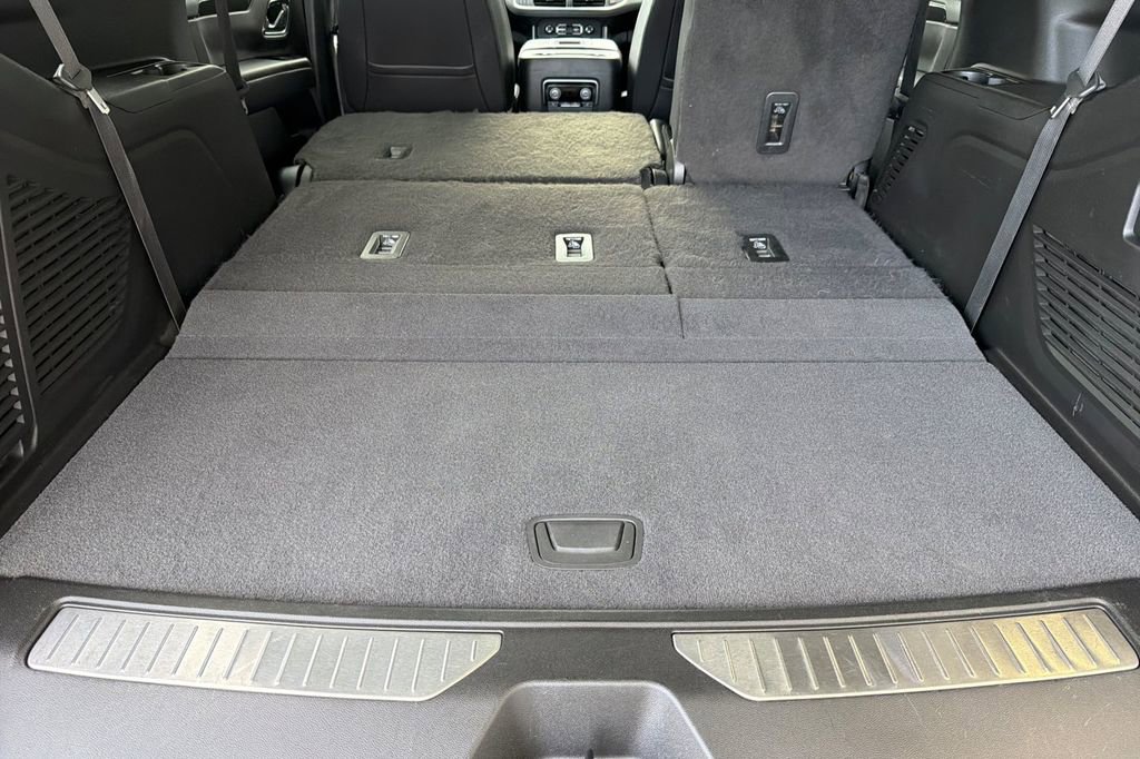 Used 2022 Chevrolet Tahoe RST w/ Luxury Package image 15