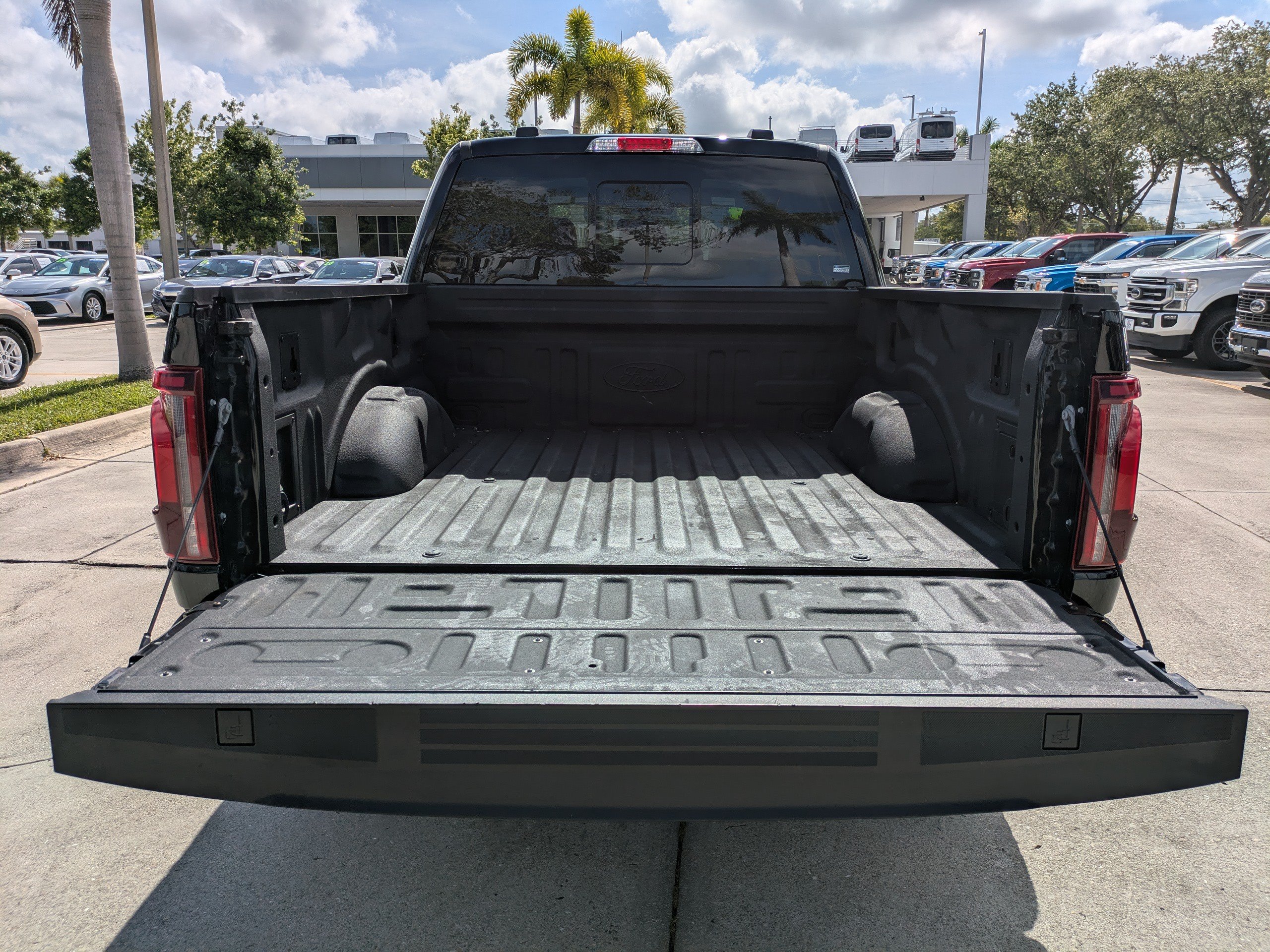 Certified 2024 Ford F150 Lariat AWD/4WD image 13