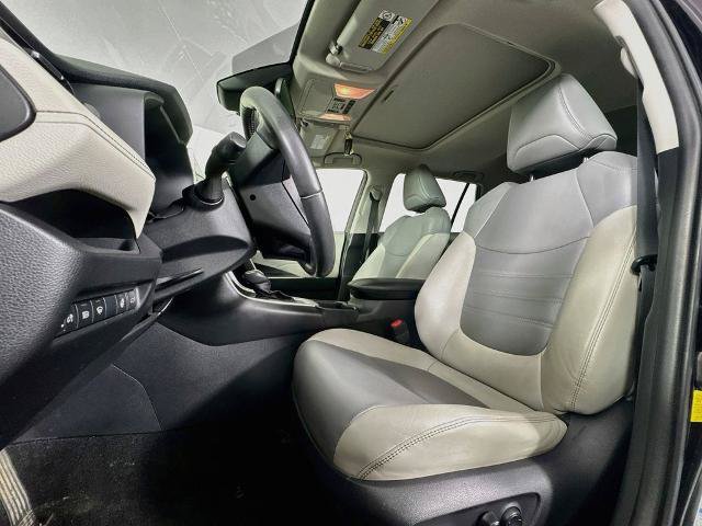Used 2019 Toyota RAV4 XLE Premium w/ Cold Weather Package AWD/4WD image 11