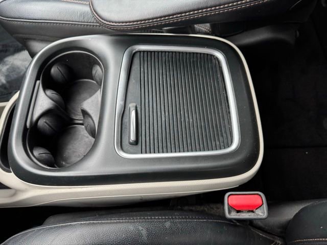 Used 2018 Chrysler Pacifica Touring-L Plus image 24