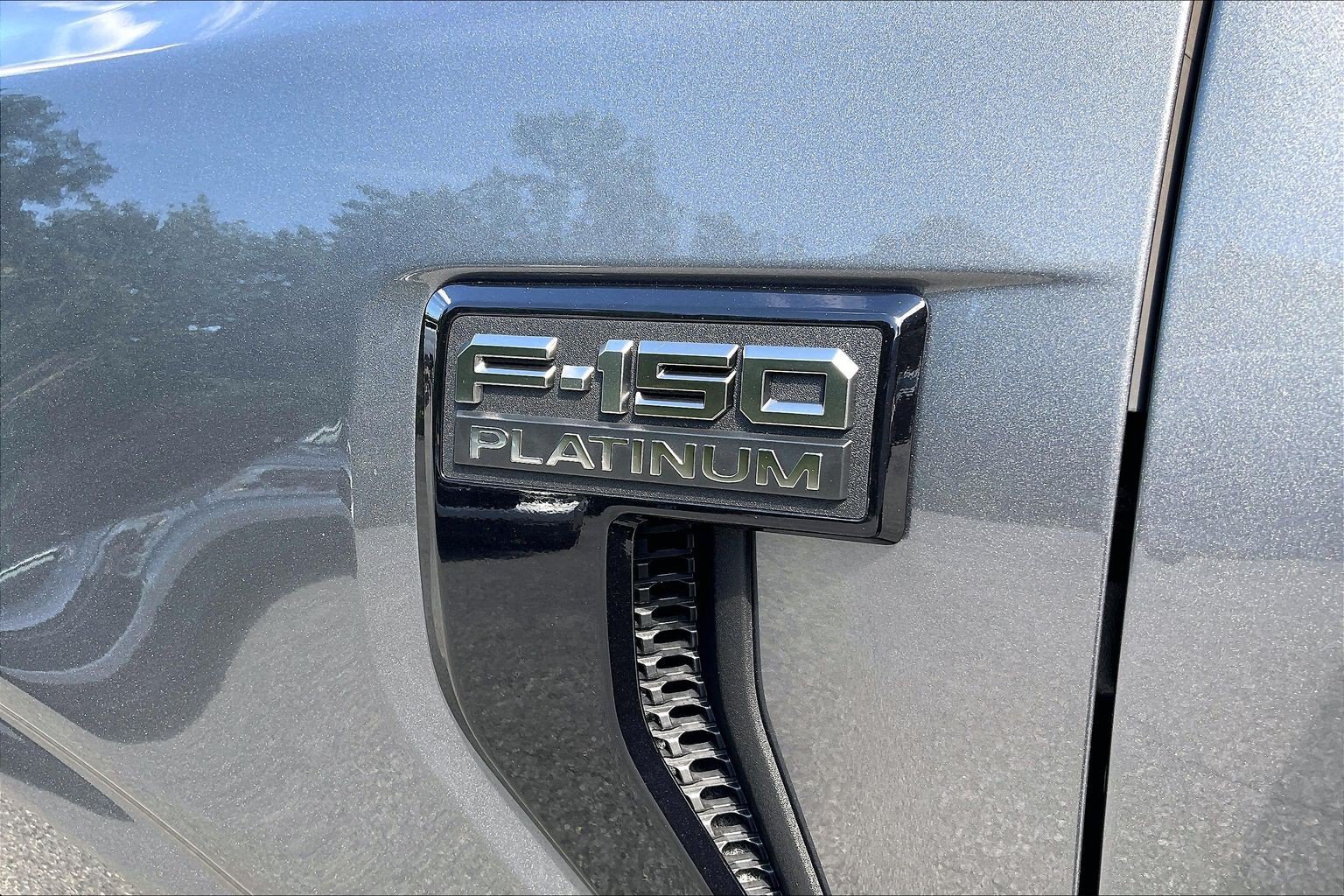 Certified 2025 Ford F150 Platinum w/ Equipment Group 702A High AWD/4WD image 8