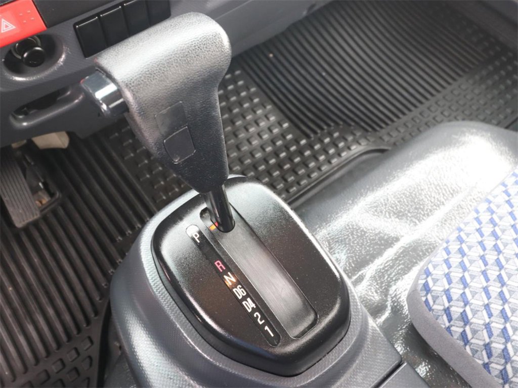 Used 2024 Isuzu NPR image 21