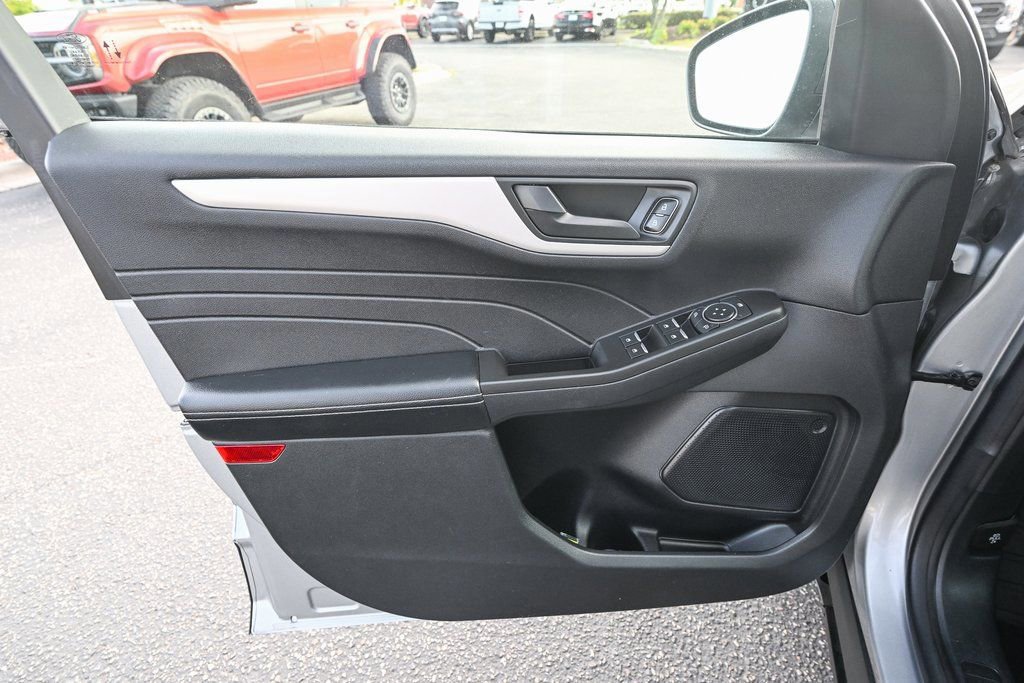 Certified 2022 Ford Escape SE image 23