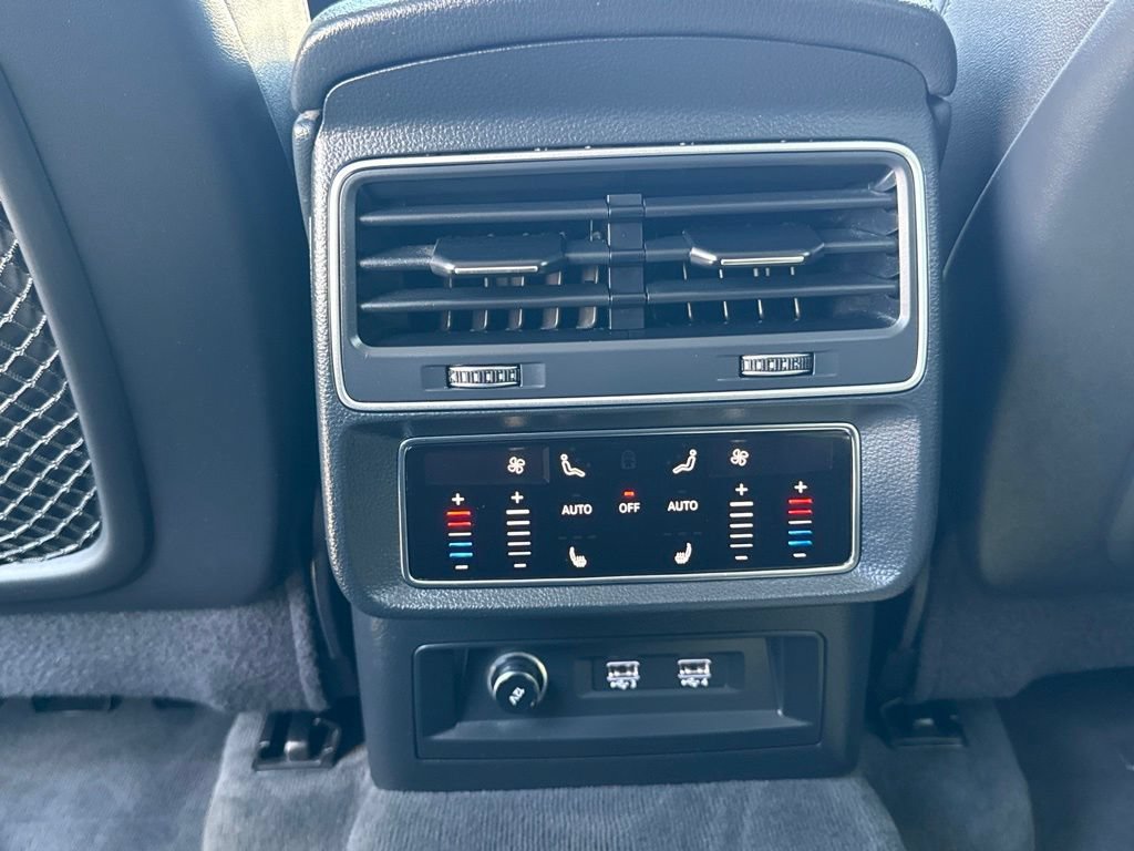 Used 2019 Audi Q8 Premium Plus AWD/4WD image 36