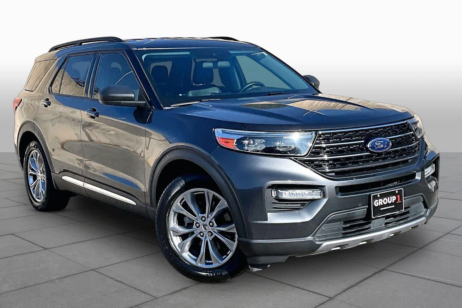Certified 2020 Ford Explorer XLT w/ Equipment Group 202A RWD image 3