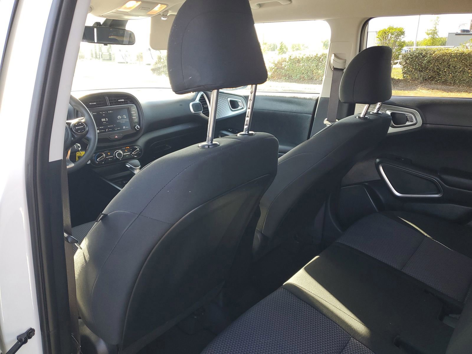 Used 2025 Kia Soul LX image 9