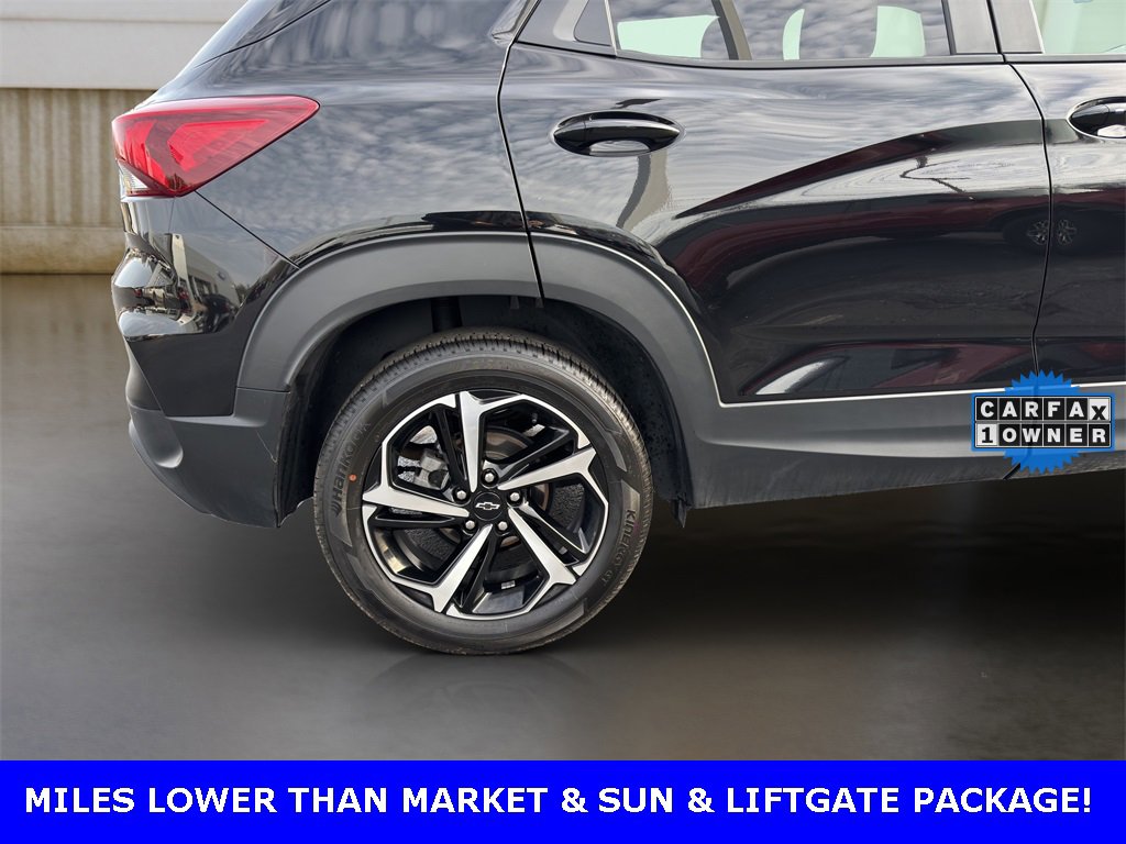 Used 2022 Chevrolet TrailBlazer RS w/ Sun and Liftgate Package image 26