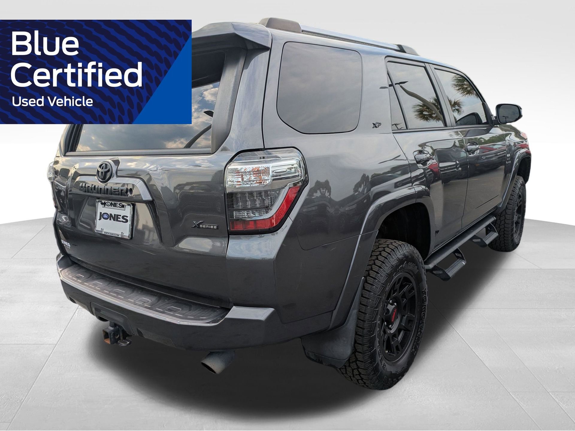 Used 2020 Toyota 4Runner SR5 AWD/4WD image 5