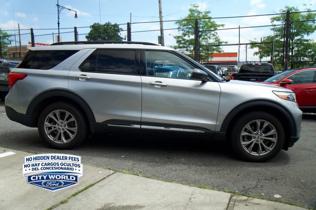 Certified 2022 Ford Explorer XLT w/ Equipment Group 202A AWD/4WD image 3