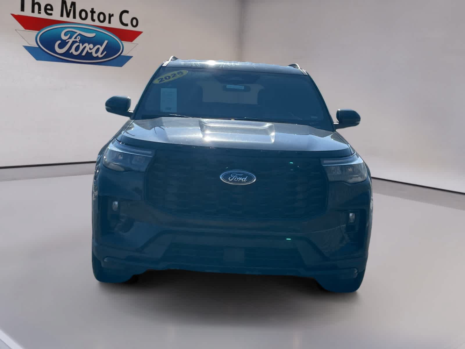 Certified 2025 Ford Explorer ST-Line AWD/4WD image 2