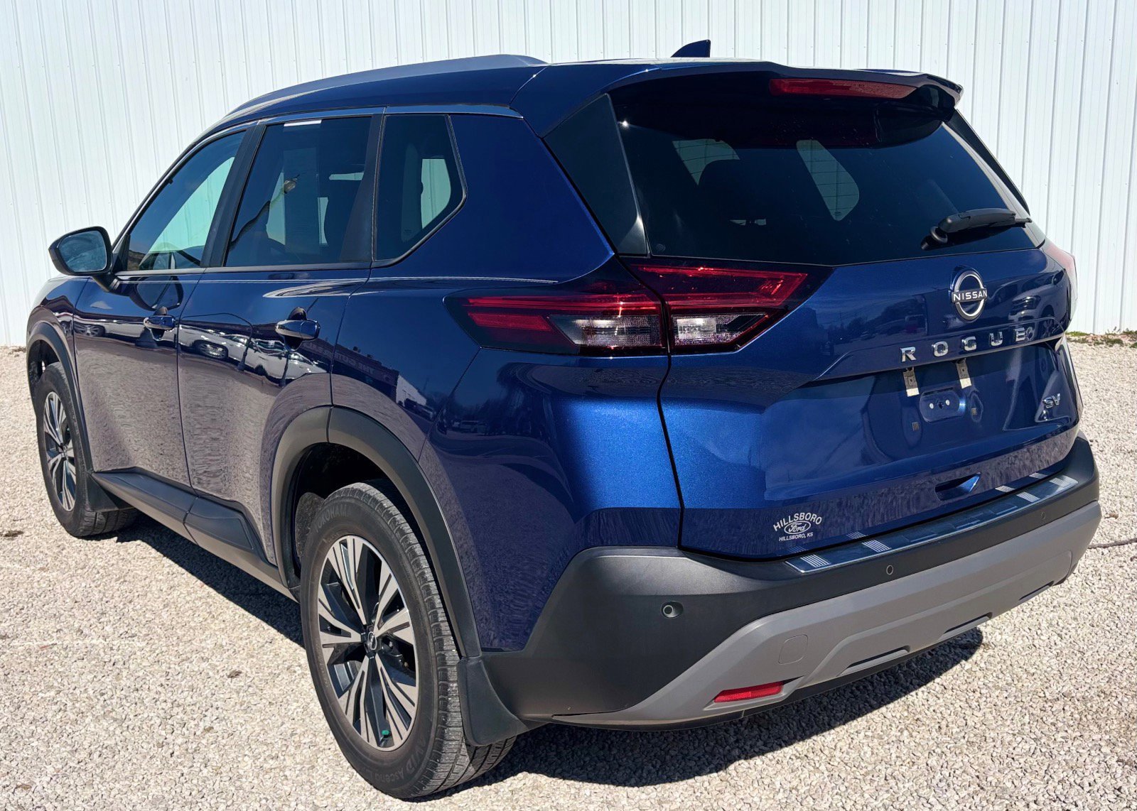 Used 2023 Nissan Rogue SV w/ SV Premium B Package image 3