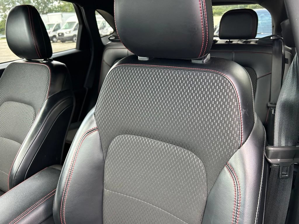 Certified 2025 Ford Escape ST-Line FWD image 11