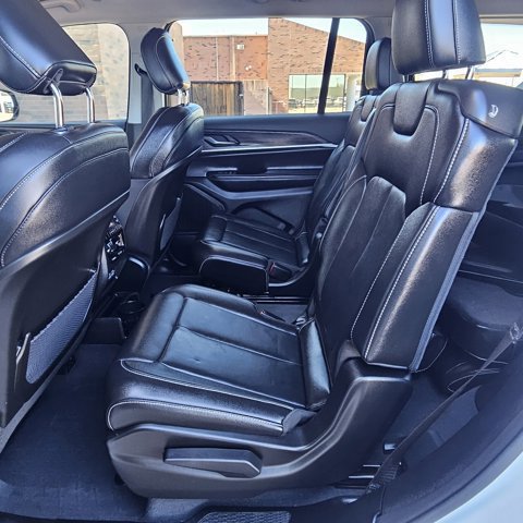 Used 2023 Jeep Grand Cherokee L Limited w/ Black Appearance Package image 13