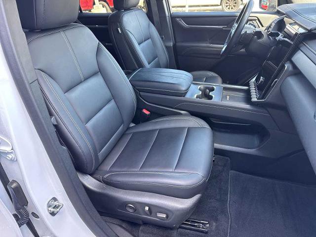 Used 2024 GMC Acadia Elevation AWD/4WD image 18
