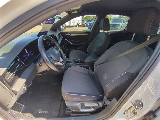 Used 2025 Volkswagen Jetta Sport FWD image 25