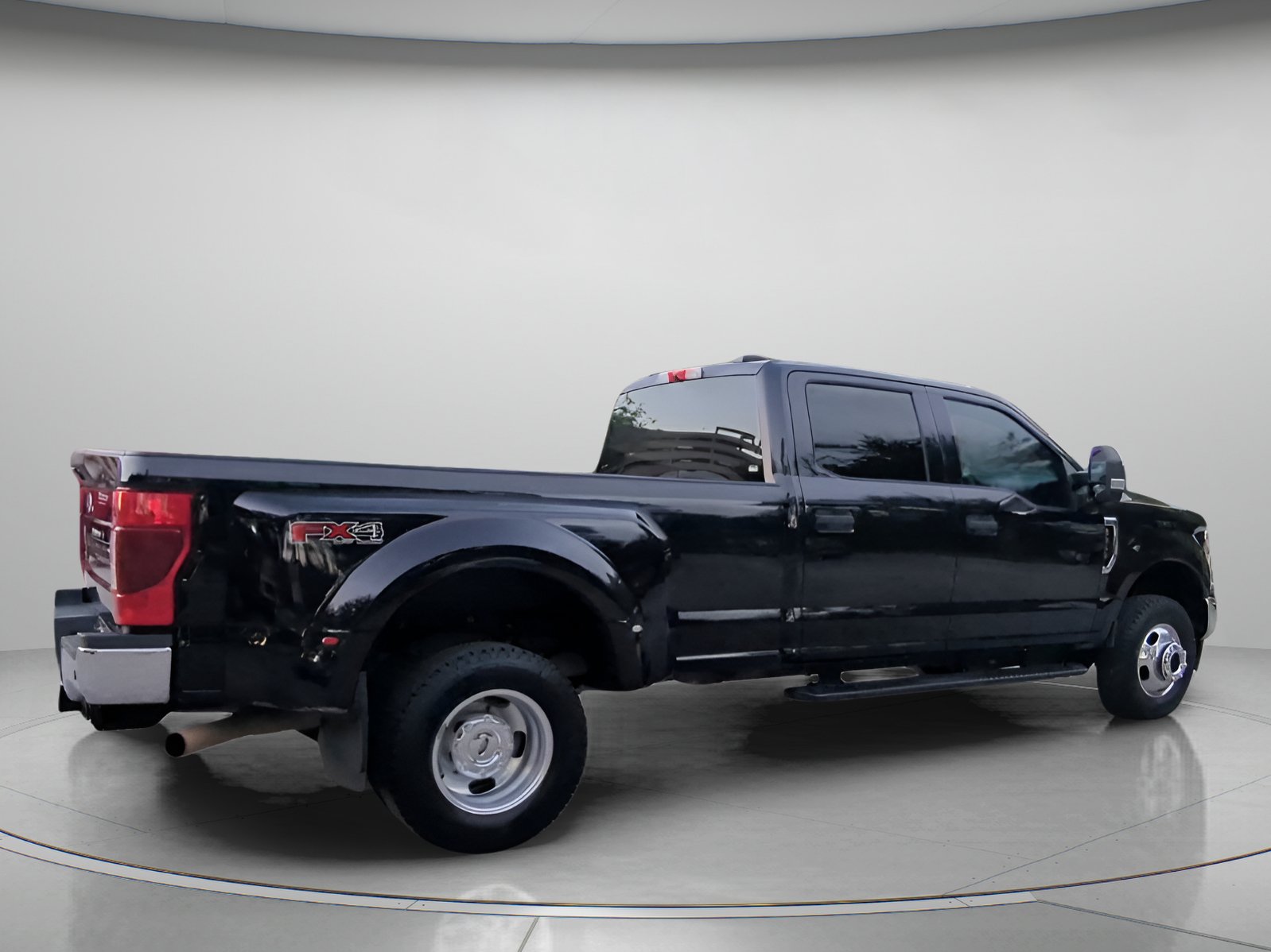 Certified 2020 Ford F350 XLT w/ XLT Value Package AWD/4WD image 29