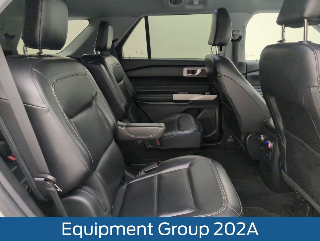 Certified 2021 Ford Explorer XLT w/ Equipment Group 202A RWD image 16