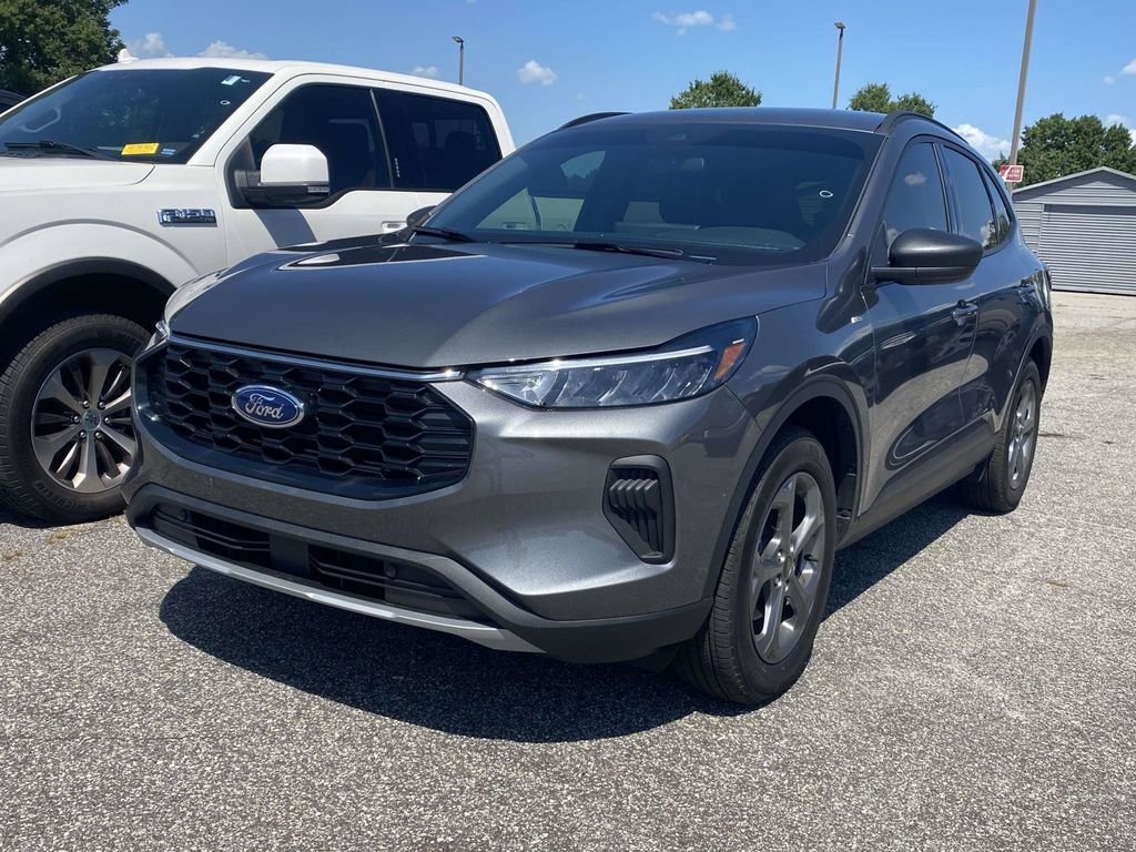 Certified 2026 Ford Escape ST-Line w/ Tech Pack #1 AWD/4WD image 3