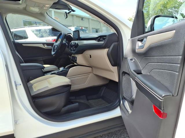 Certified 2022 Ford Escape SEL w/ Technology Package FWD image 24