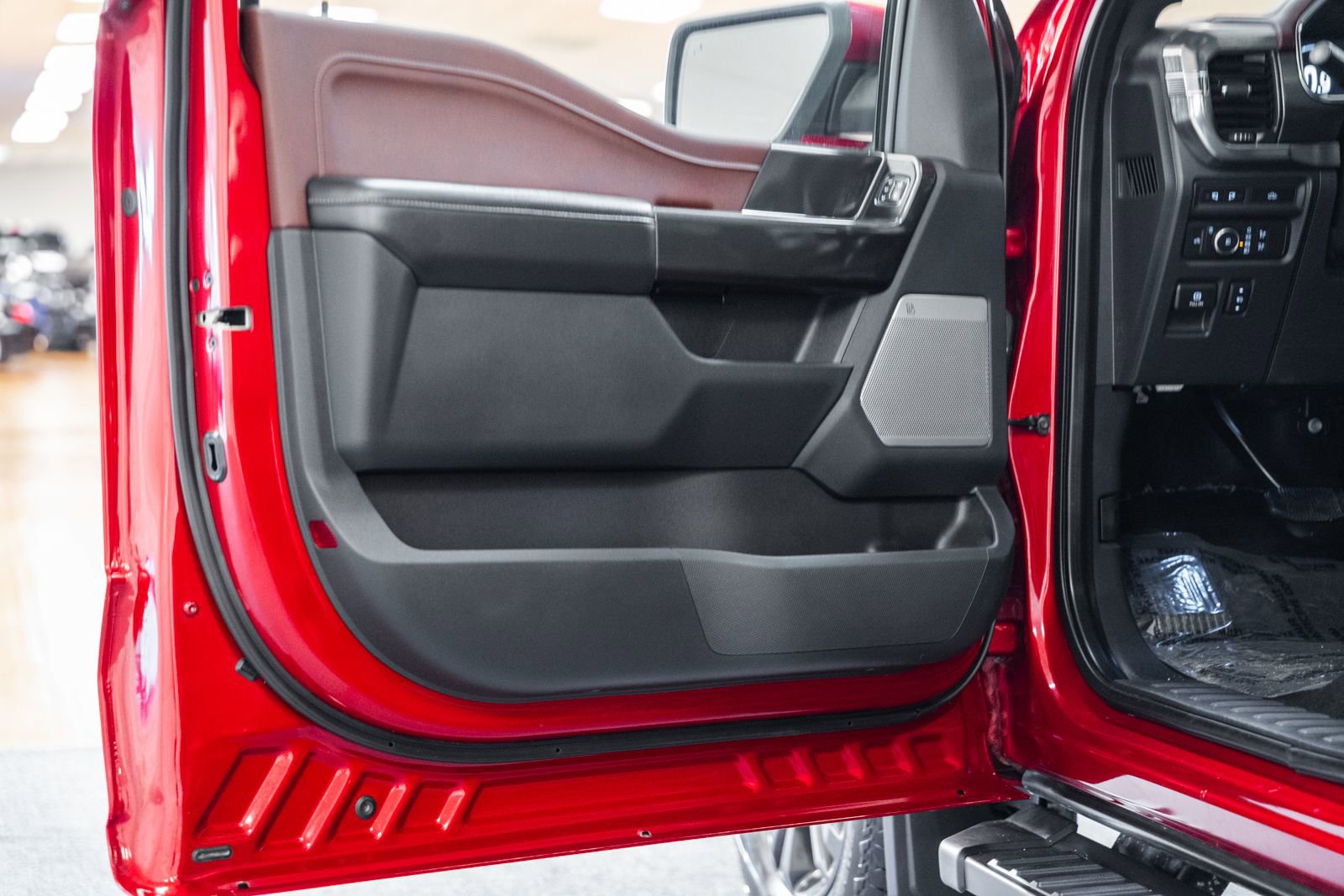 Certified 2021 Ford F150 Lariat w/ Equipment Group 502A High image 46