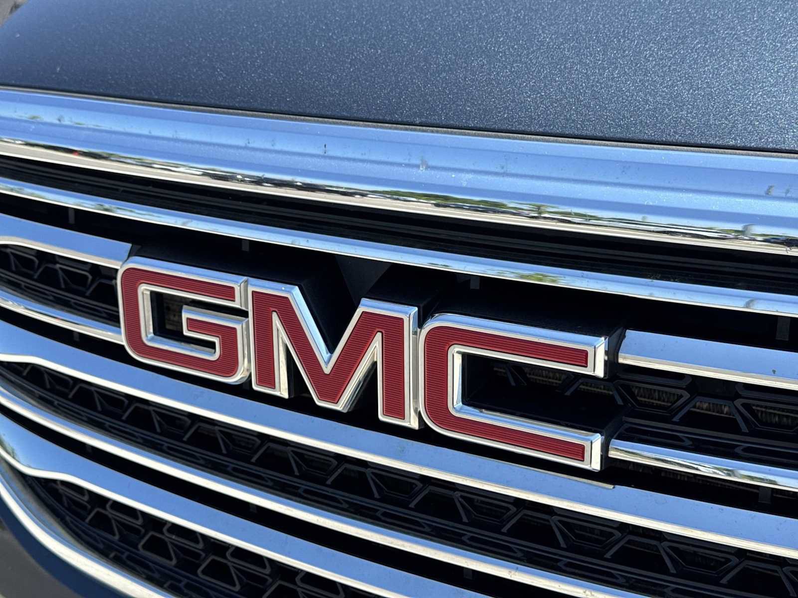 Used 2019 GMC Acadia SLE w/ LPO, Floor Liner Package FWD image 9
