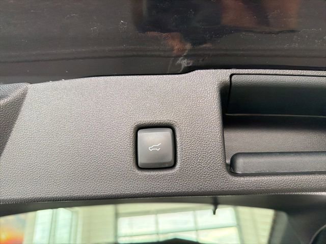 Certified 2025 Ford Escape ST-Line Select AWD/4WD image 9