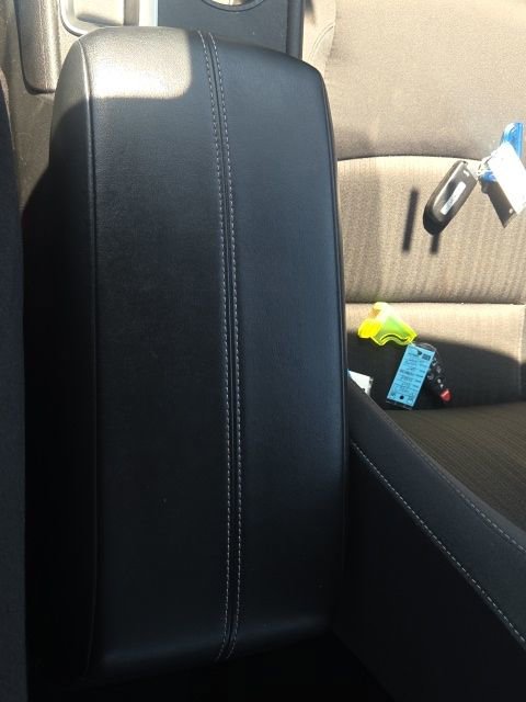 Used 2025 Nissan Altima 2.5 SV FWD image 30