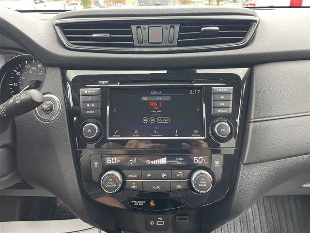Used 2020 Nissan Rogue SV AWD/4WD image 22